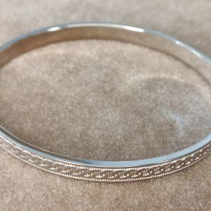 Браслет жесткий С070438 Цена 8'870 ₽