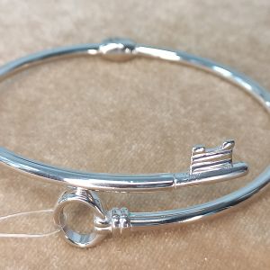 Браслет жесткий С070411 Цена 6'795 ₽